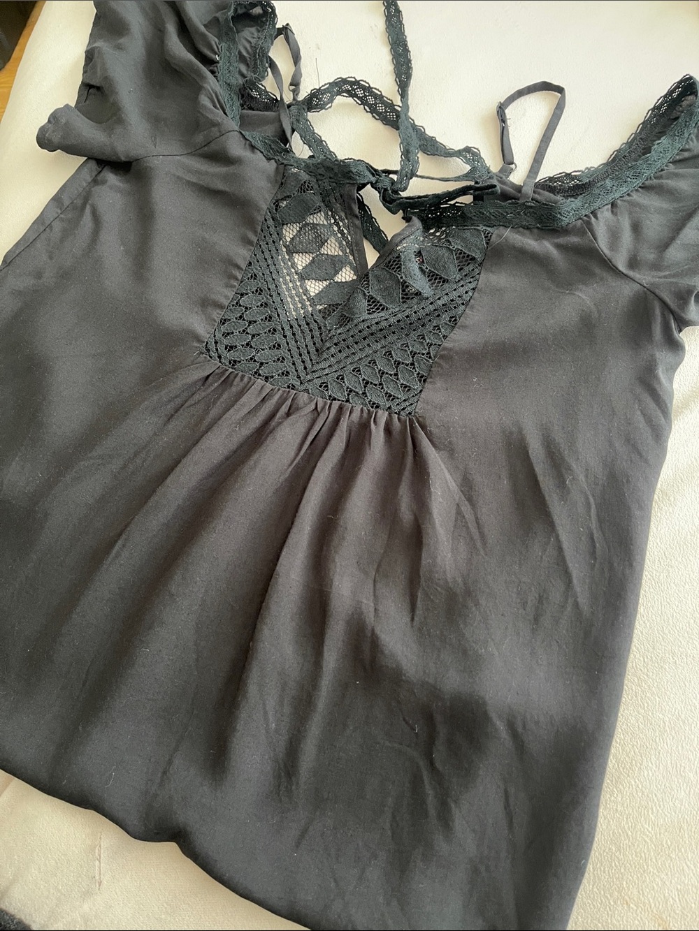 Jealous Tomato Black Lace-Trim Cold Shoulder Camisole
